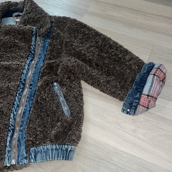 Easel Mocha Asymmetric Zip Lapel Collared Neckline Teddy Fur Denim Sherpa Jacket - Picture 5 of 13